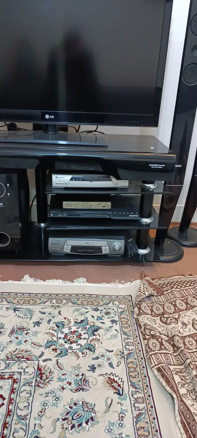 تلویزیون ال جی همراه متعلقات|تلویزیون و پروژکتور|قرچک, باقرآباد|دیوار