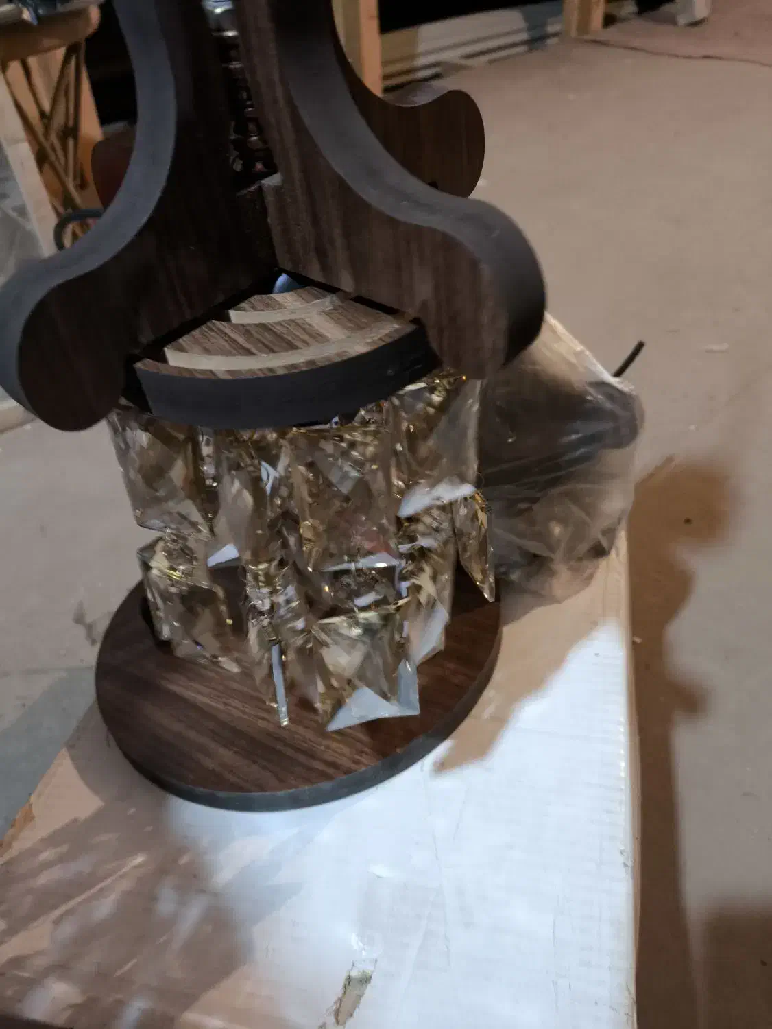 دوعدد لوستر|لوستر و چراغ آویز|بندر انزلی, آذربایجان|دیوار