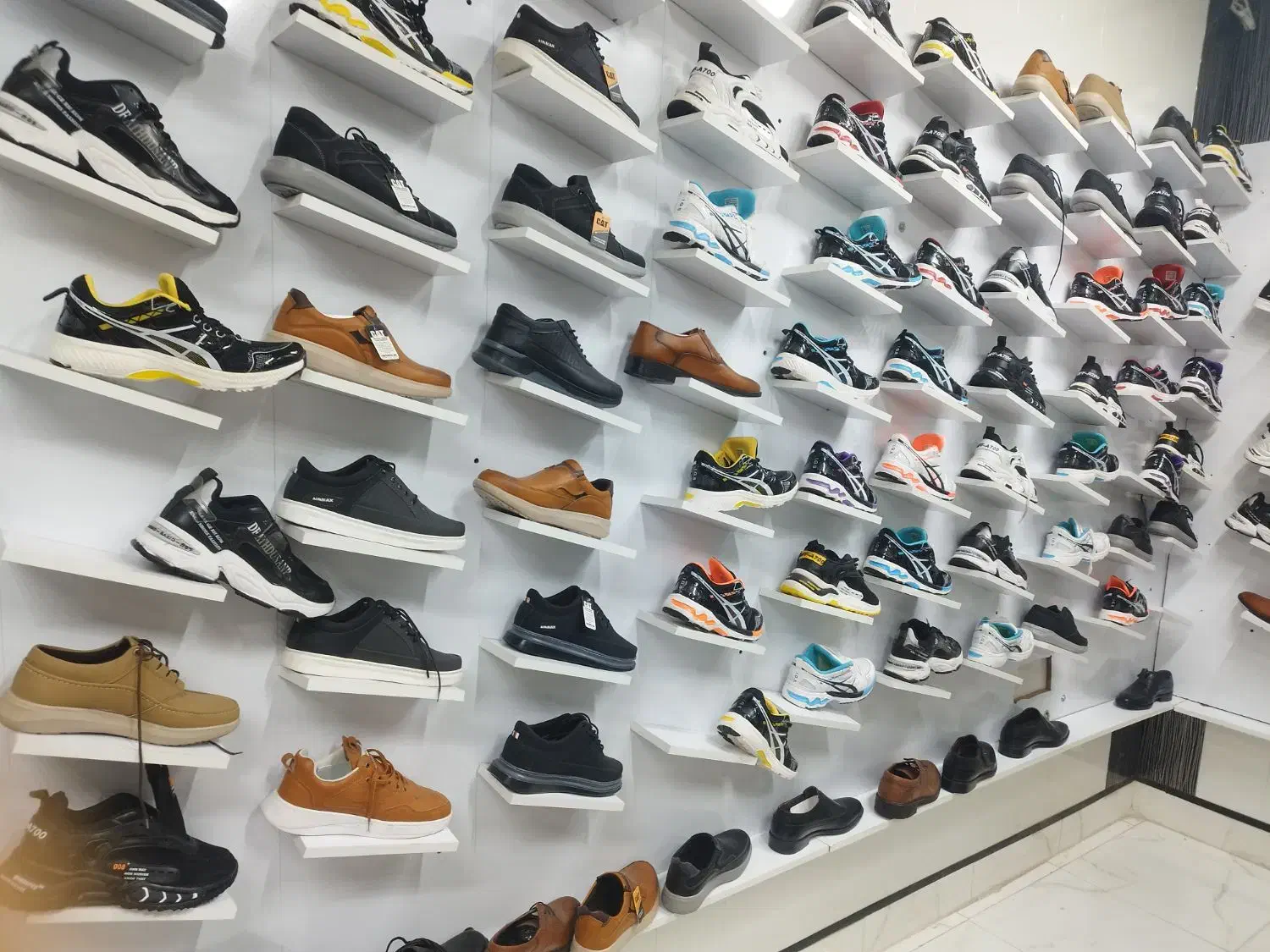 250جفت کفش مردانه نصف قیمت|کیف، کفش، کمربند|سلماس, |دیوار