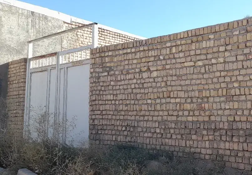 خانه ویلایی در روستای تلخاب اراک|فروش خانه و ویلا|قم, دروازه چوبی|دیوار