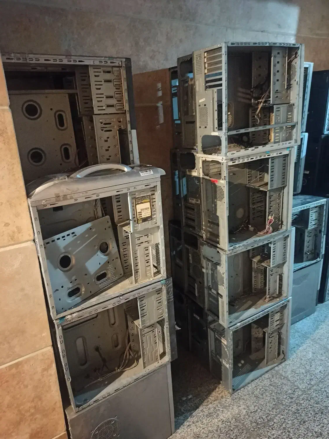 ۲۸عدد کیس خالی کامپیوتر|قطعات و لوازم جانبی رایانه|تهران, استخر|دیوار