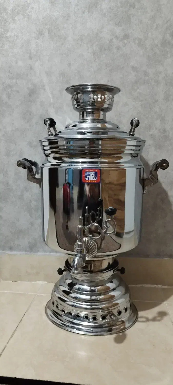 فروش سماور بزرگ کاملانوواستفاده نشده|سماور، چایساز، قهوهساز|باسمنج, |دیوار