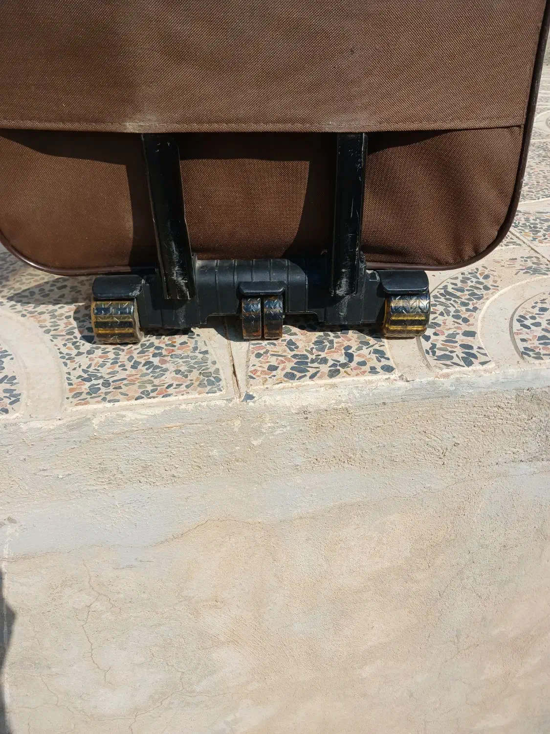 چمدان|کیف، کفش، کمربند|ایوان, |دیوار