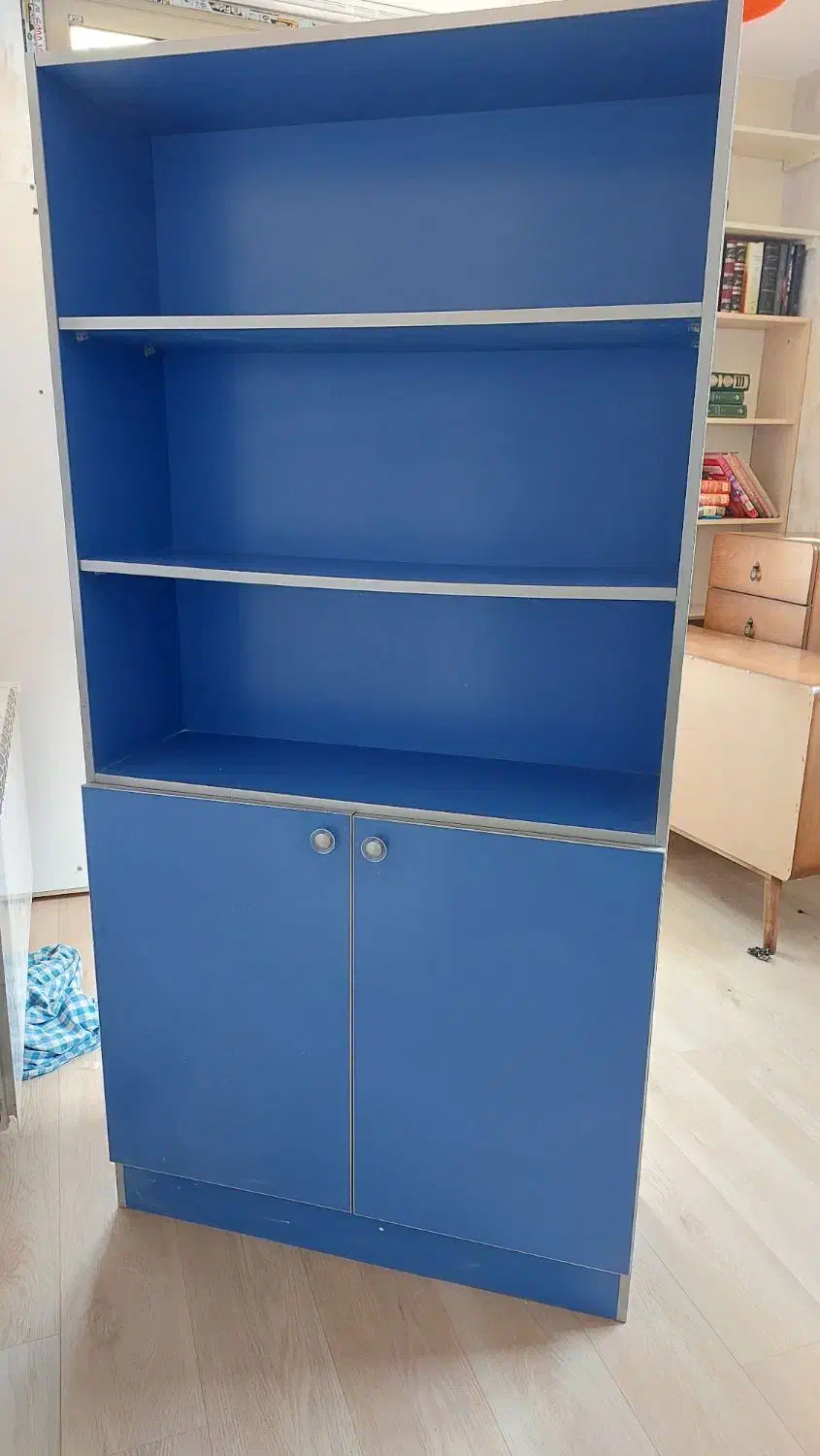 کتابخانه و کمد|کتابخانه، شلف، قفسههای دیواری|اصفهان, کوی ولی عصر|دیوار