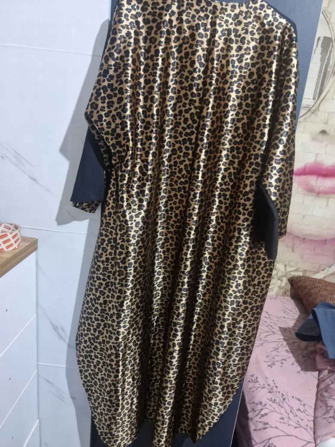 مانتو|لباس|فردیس, نگارستان|دیوار