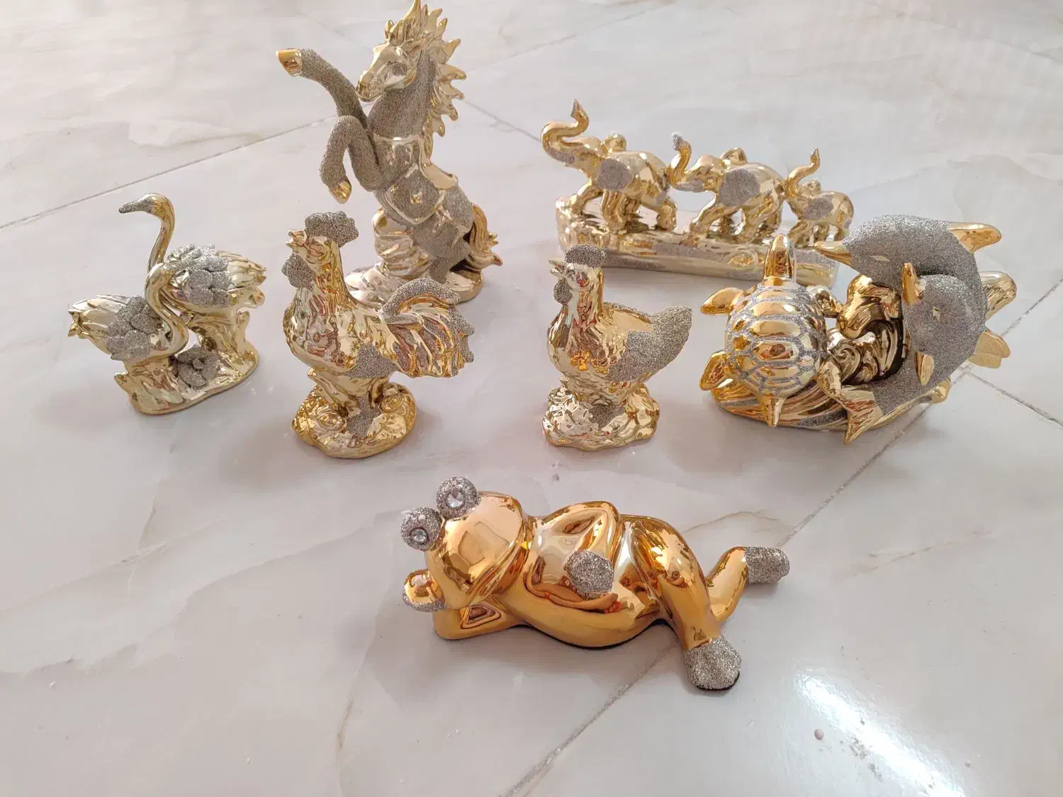 دکوری طلایی کاملاً نو و داخل کارتن|صنایع دستی و سایر لوازم تزئینی|زاهدان, |دیوار