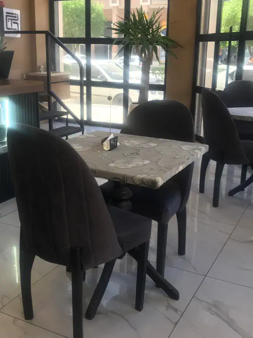 میز و صندلی تمام چوب|کافیشاپ و رستوران|اهواز, کیان اباد|دیوار