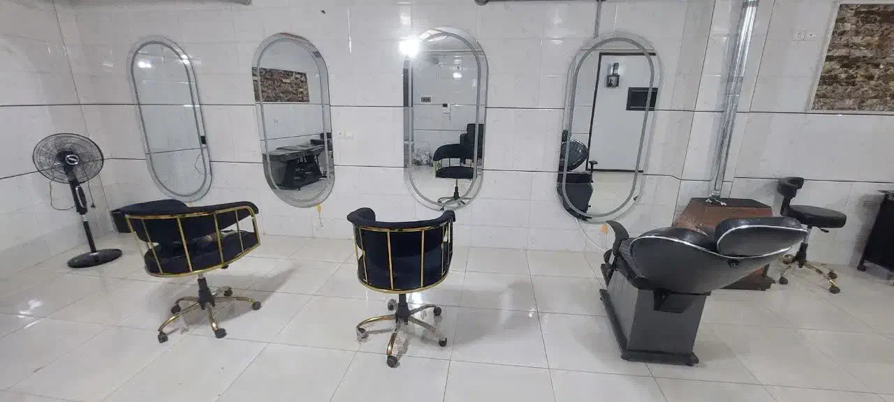 آیینه ال ای دی دار|آرایشگاه و سالنهای زیبایی|لنجان, |دیوار