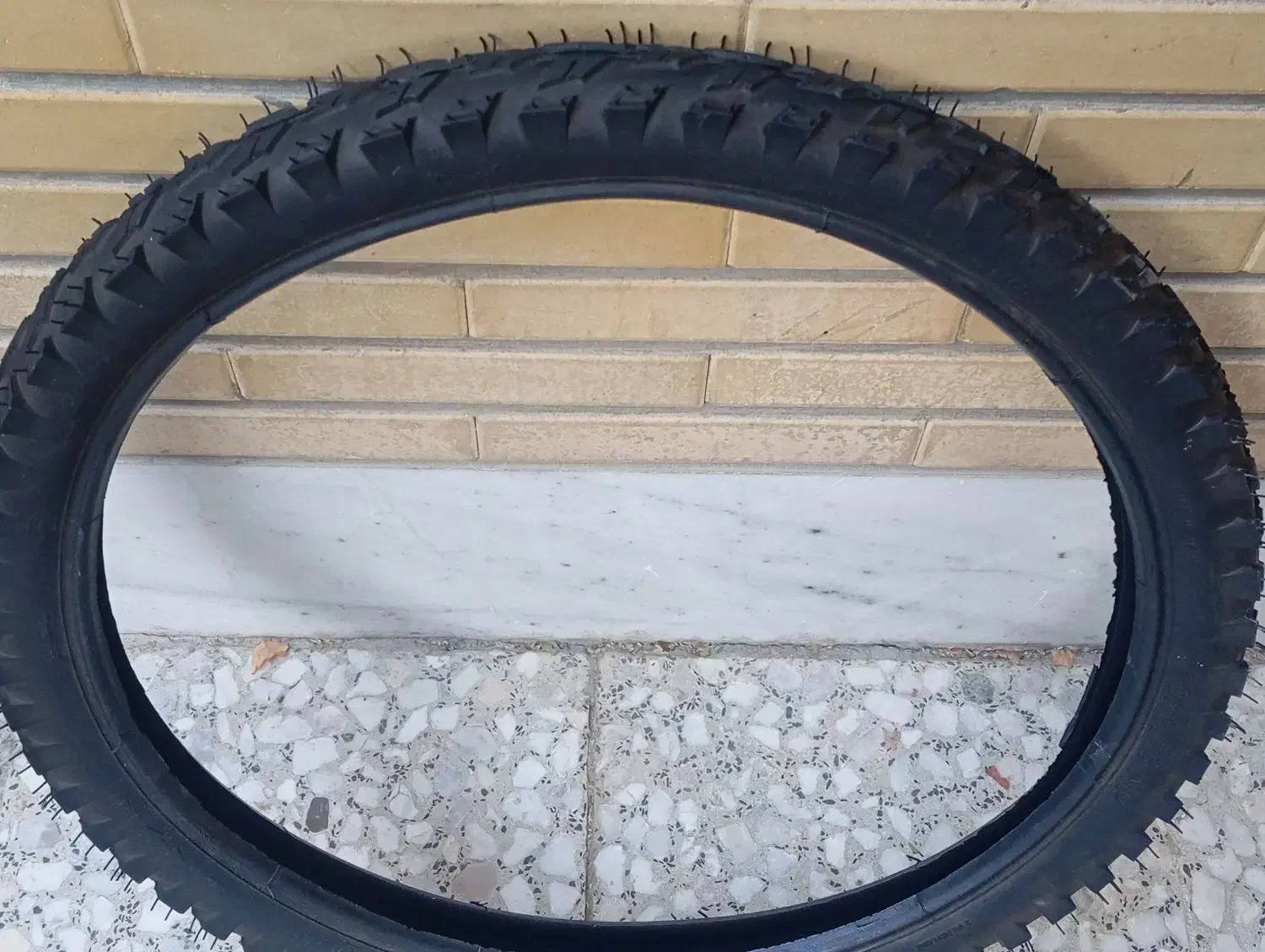 لاستیک دوچرخه سایز بیست نو|دوچرخه، اسکیت، اسکوتر|اصفهان, تخت فولاد|دیوار