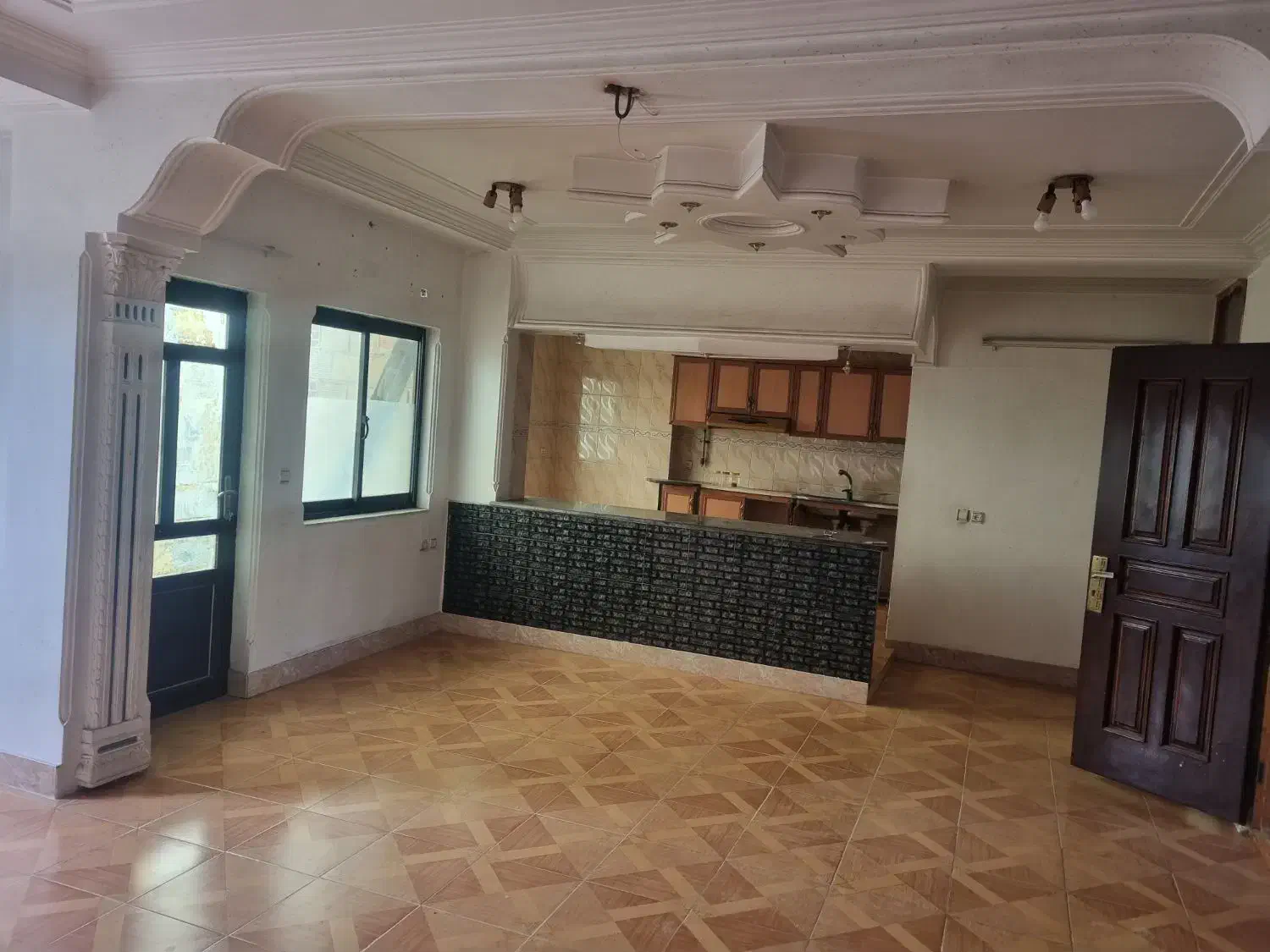 استخدام کارگر جهت کار در مصالع ساختمانی|استخدام معماری، عمران و ساختمانی|قائمشهر, |دیوار