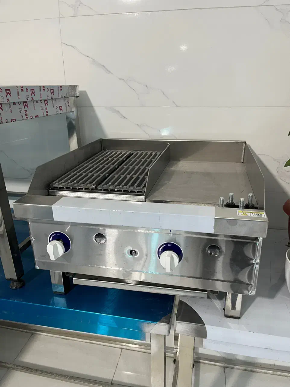 گریل ترکیبی ذغالی و روغنی اجاق ۴ شعله گاز رومیزی|کافیشاپ و رستوران|چمستان, |دیوار