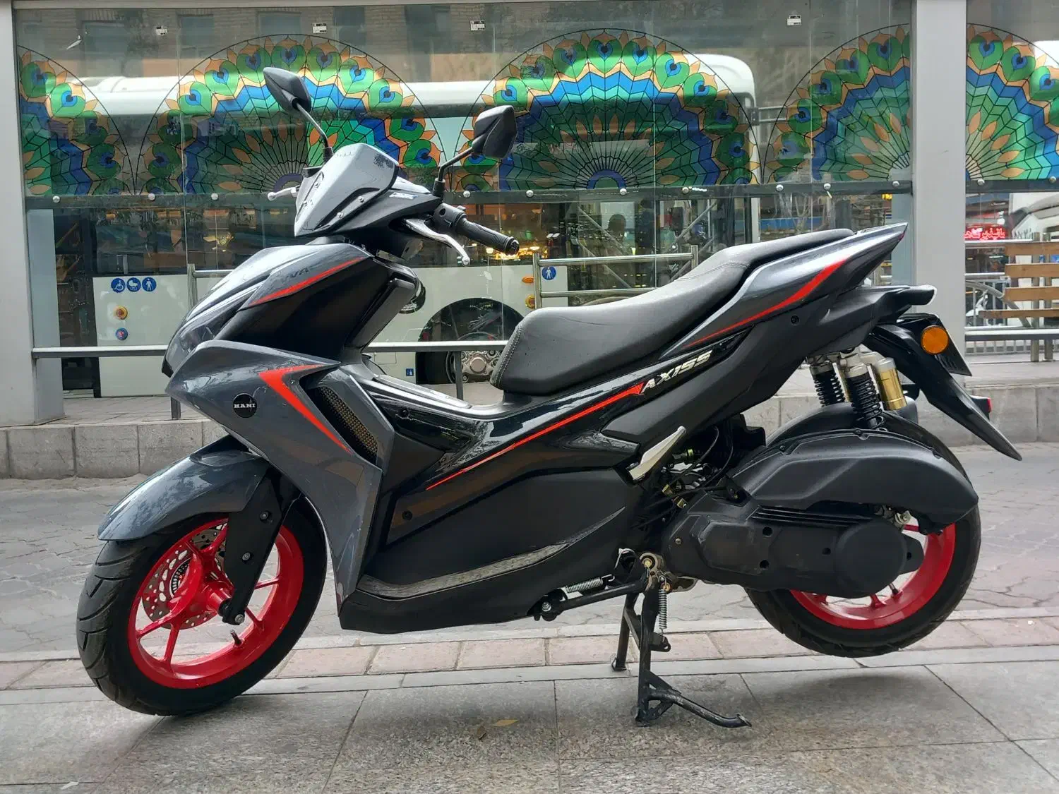 ایروکس|موتورسیکلت|مشهد, پایین خیابان|دیوار