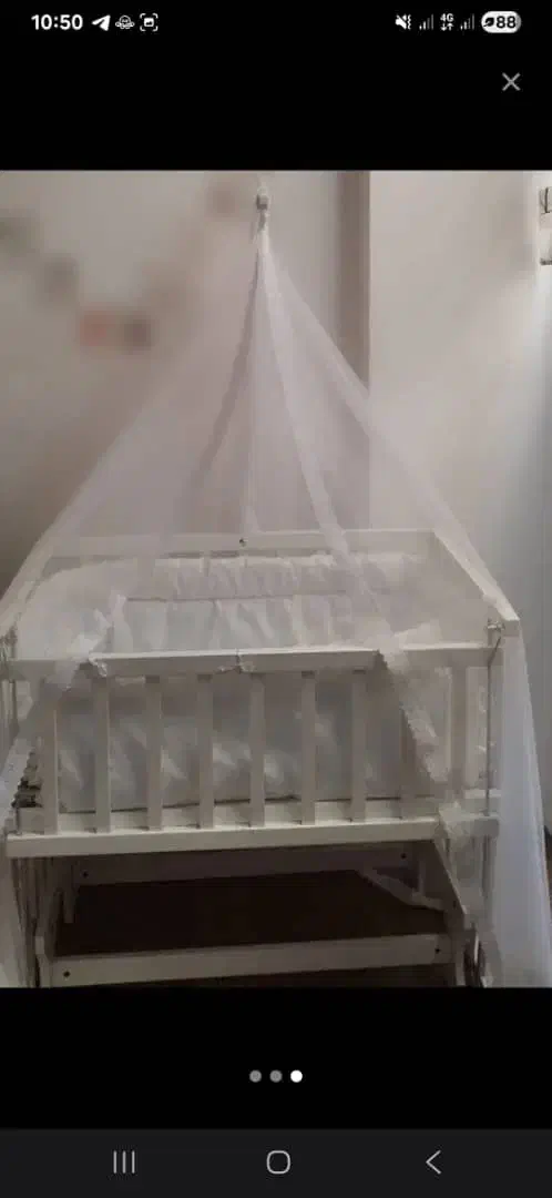 گهواره کنارتخت|تخت و صندلی بچه|سنندج, |دیوار