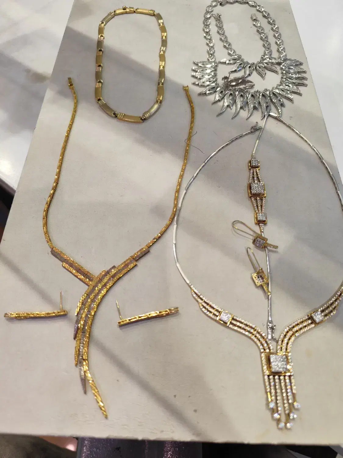 سرویس طلا|زیورآلات و اکسسوری|شیراز, ملاصدرا|دیوار