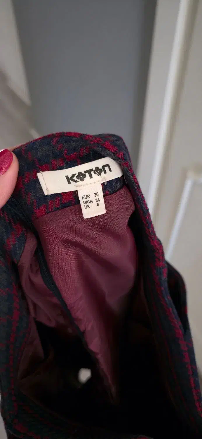 دامن کوتون|لباس|شیراز, آزادی|دیوار