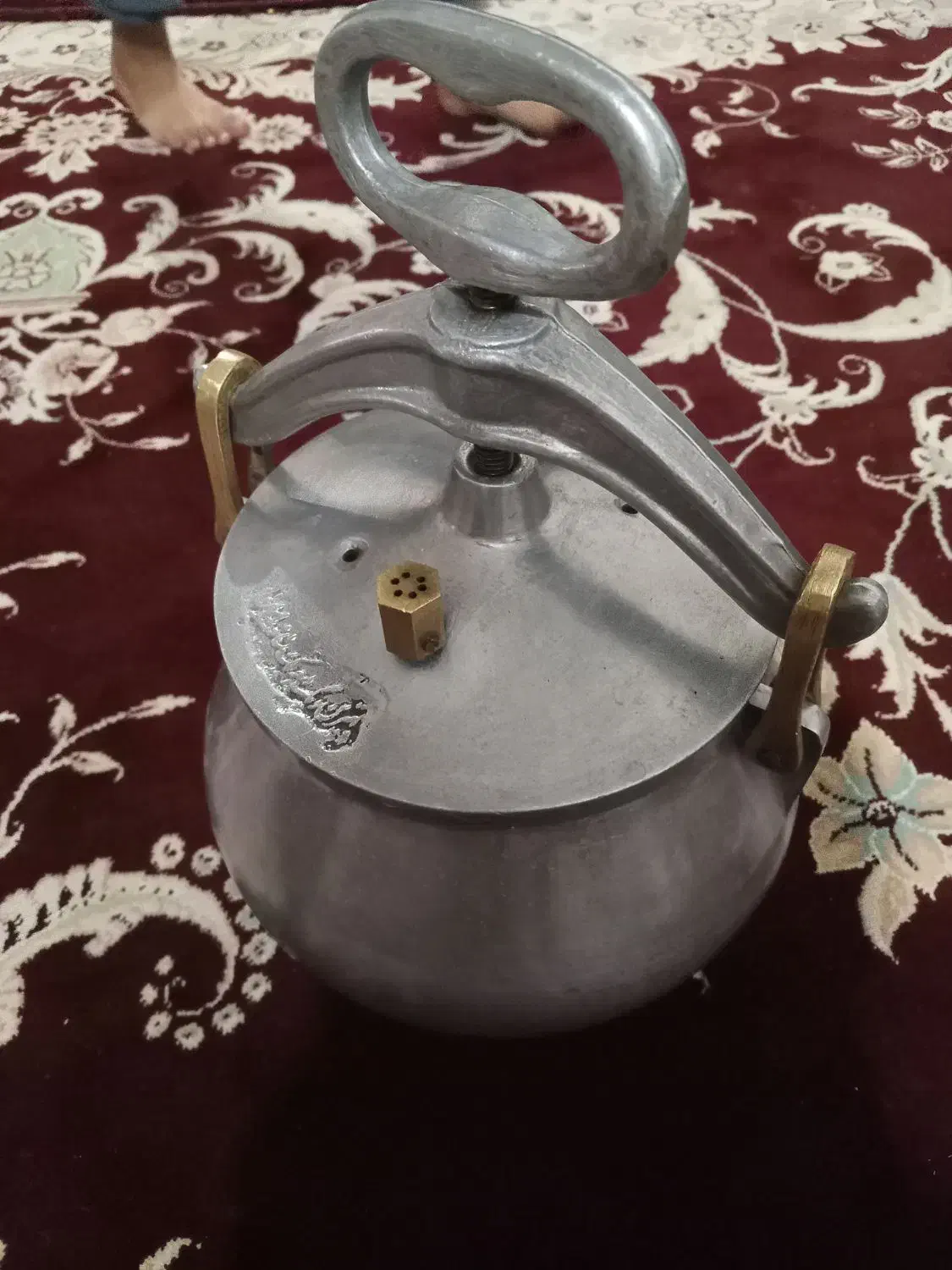 زودپز قدیمی|ظروف پخت‌وپز|اندیمشک, |دیوار