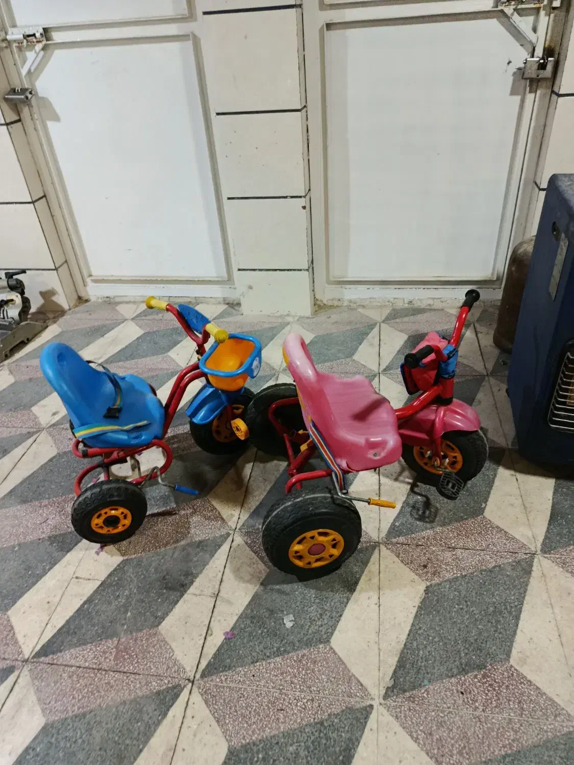 دو عدد سه چرخه کودک|دوچرخه، اسکیت، اسکوتر|شیراز, دشت چنار|دیوار