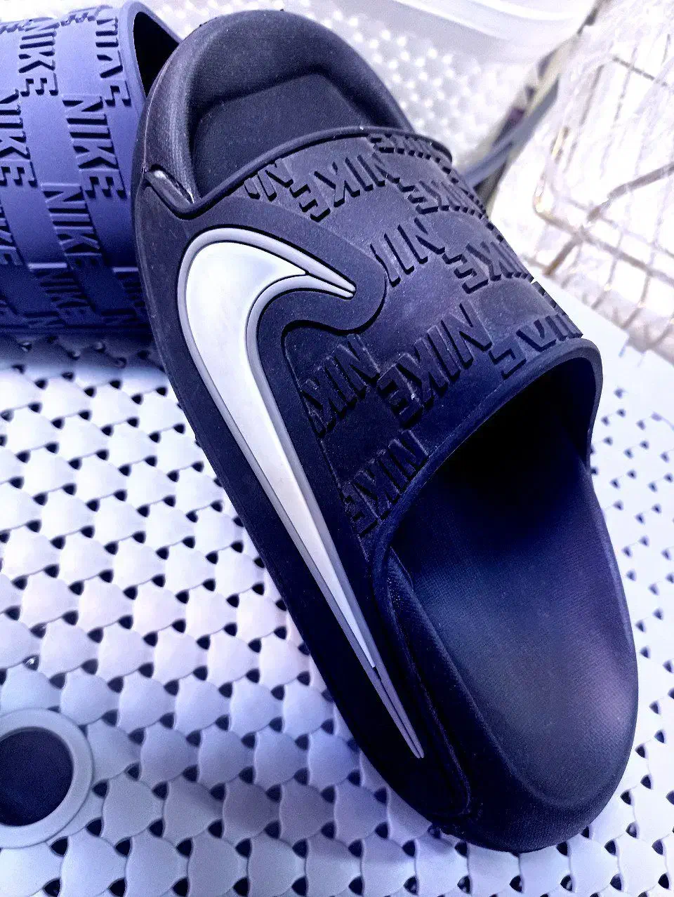 دمپایی نایک|کیف، کفش، کمربند|قم, باغ شریفی|دیوار