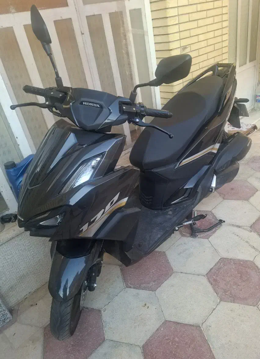 موتور هوندا کلیک 170lمدل 1403|موتورسیکلت|شیراز, پشم شیشه|دیوار