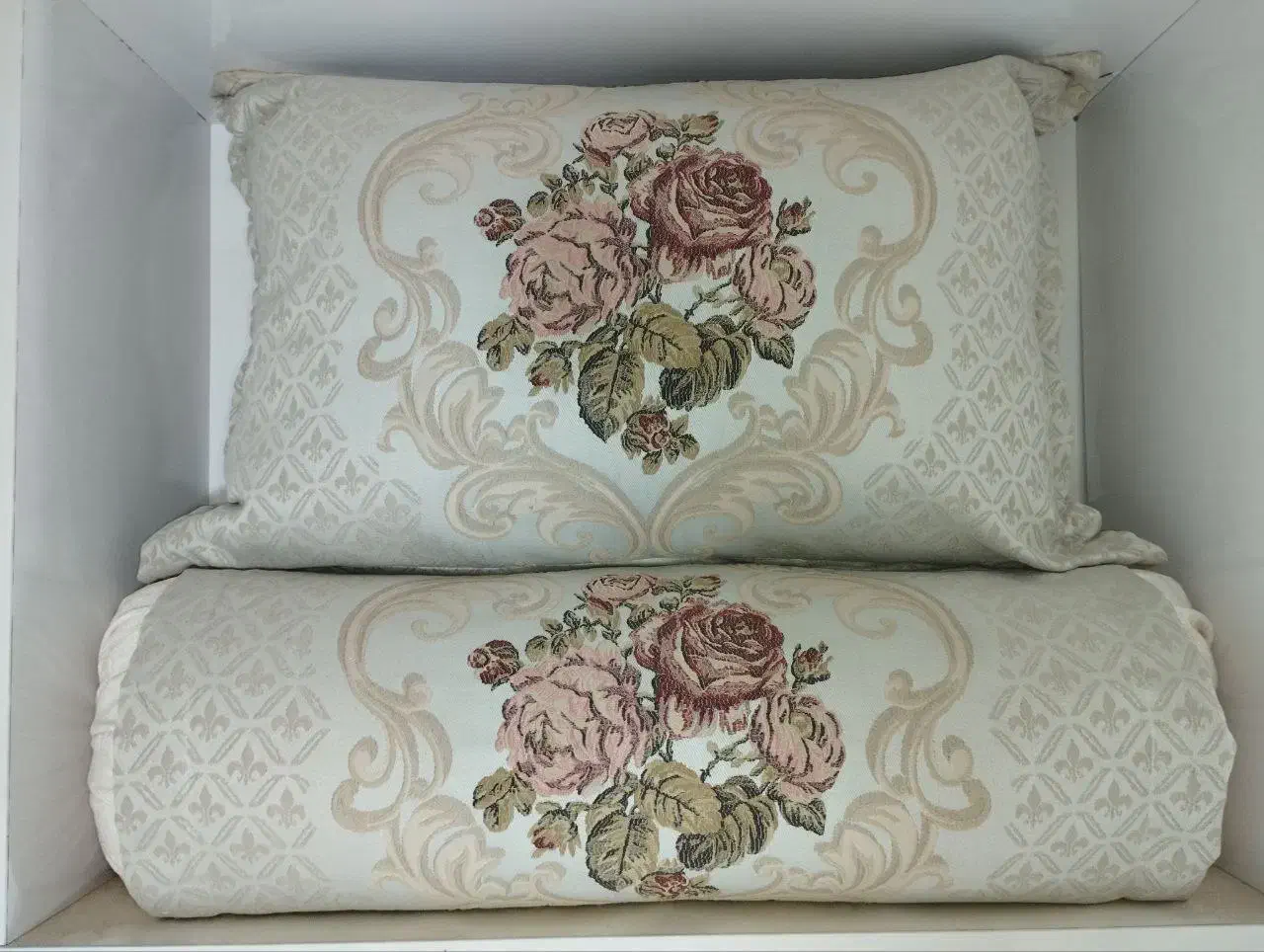 روبالشتی اصلی گردوچهارگوش|رختخواب، بالش، پتو|ثلاث باباجانی, |دیوار