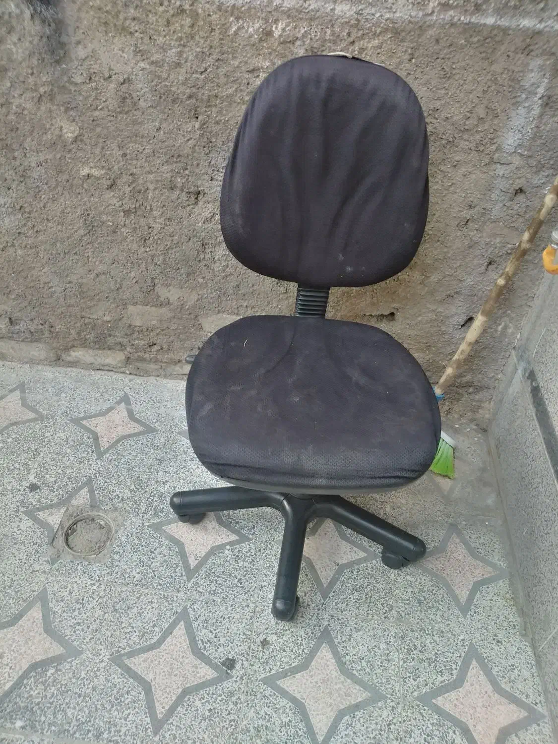 صندلی کامپوتردرحدنو|میز تحریر و کامپیوتر|شیراز, کوشک میدان|دیوار