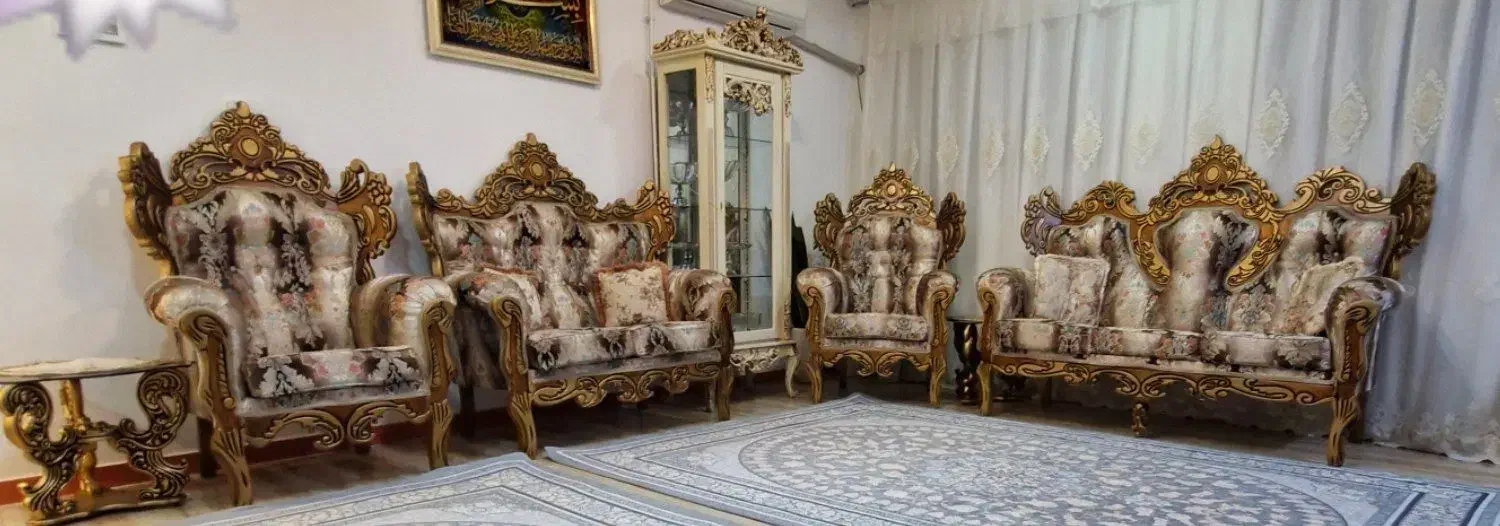 مبل سلطنتی همراه سه عدد میز عسلی|مبلمان خانگی و میز عسلی|رشت, حمیدیان|دیوار