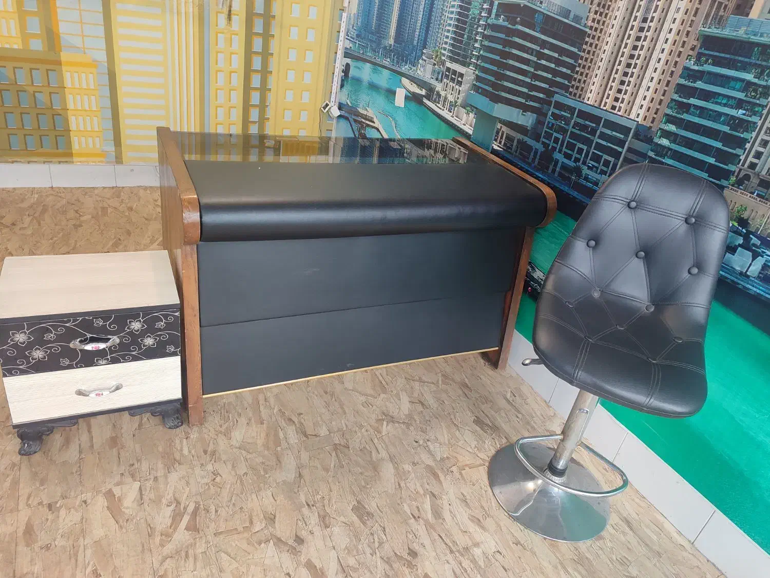 فروش یک میزکارویک صندلی جکدار|مبلمان اداری|رشت, شالکو|دیوار