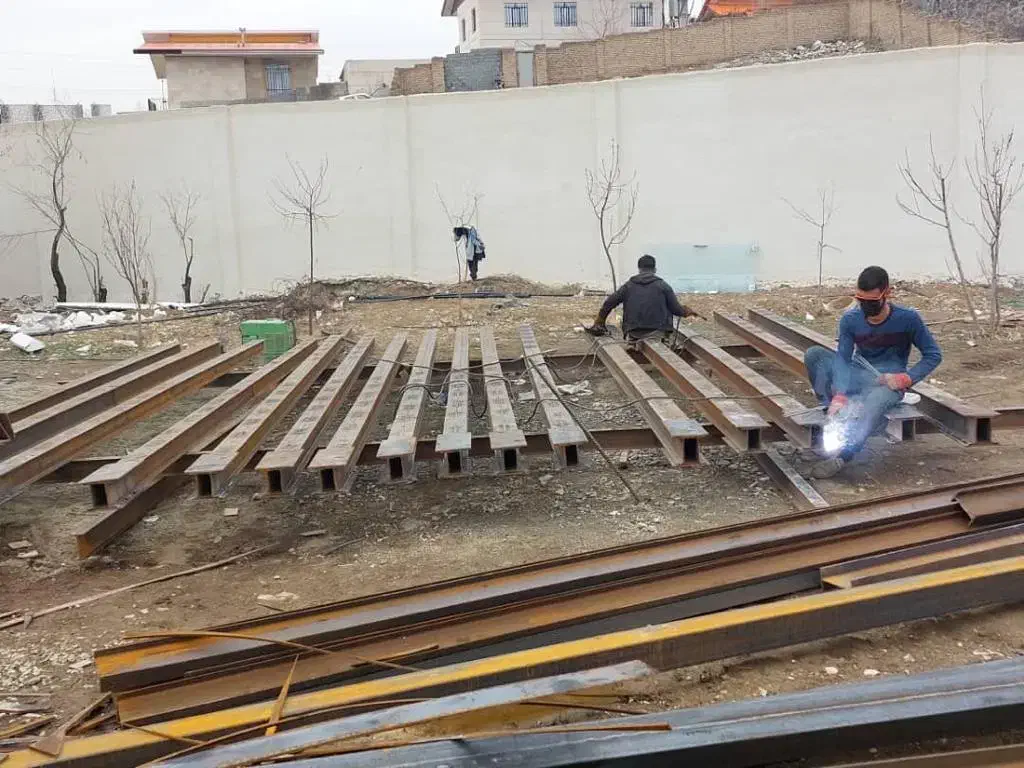 جوشکاری،برشکاری سازه نگهبان و سازه فلزی|خدمات پیشه و مهارت|همدان, |دیوار