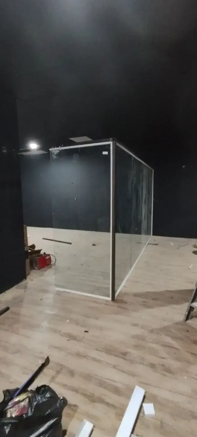 نصاب شیشه سکوریت|خدمات پیشه و مهارت|زابل, |دیوار