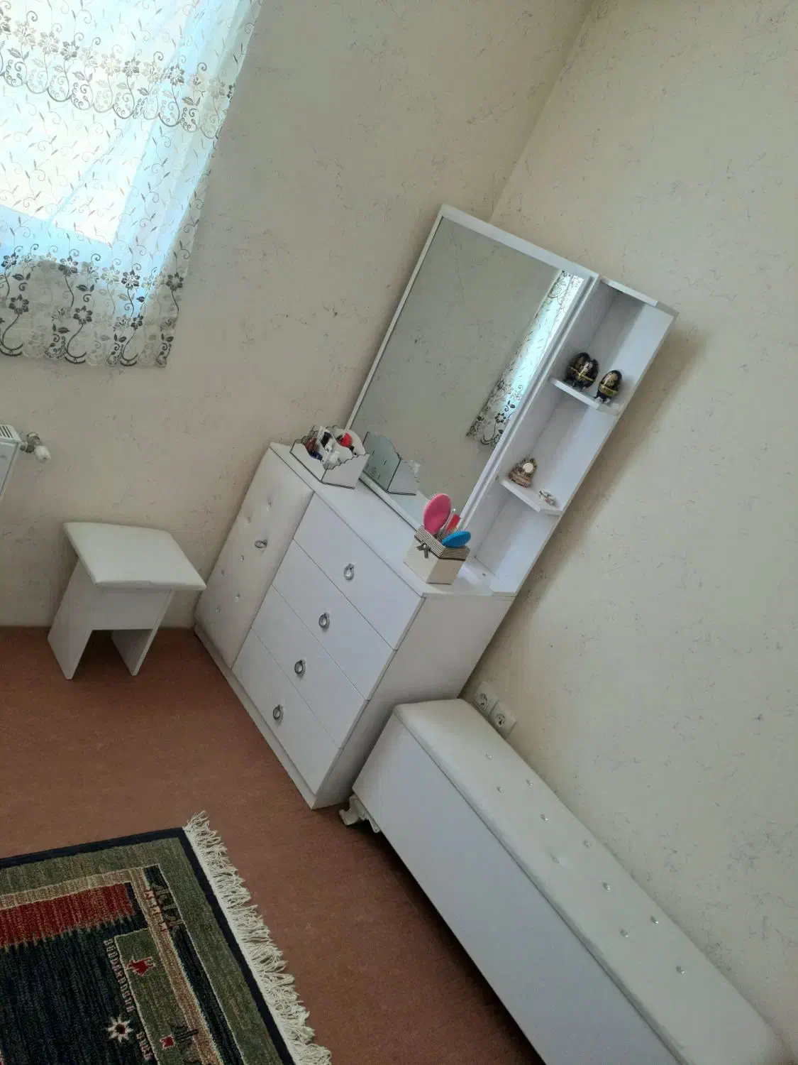 سرویس خواب ۲نفره و میز آرایشی|تخت و سرویس خواب|صدرا-فارس, فاز ۲|دیوار