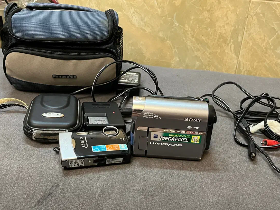 دوربین سونی و olympus|دوربین عکاسی و فیلمبرداری|یزد, |دیوار