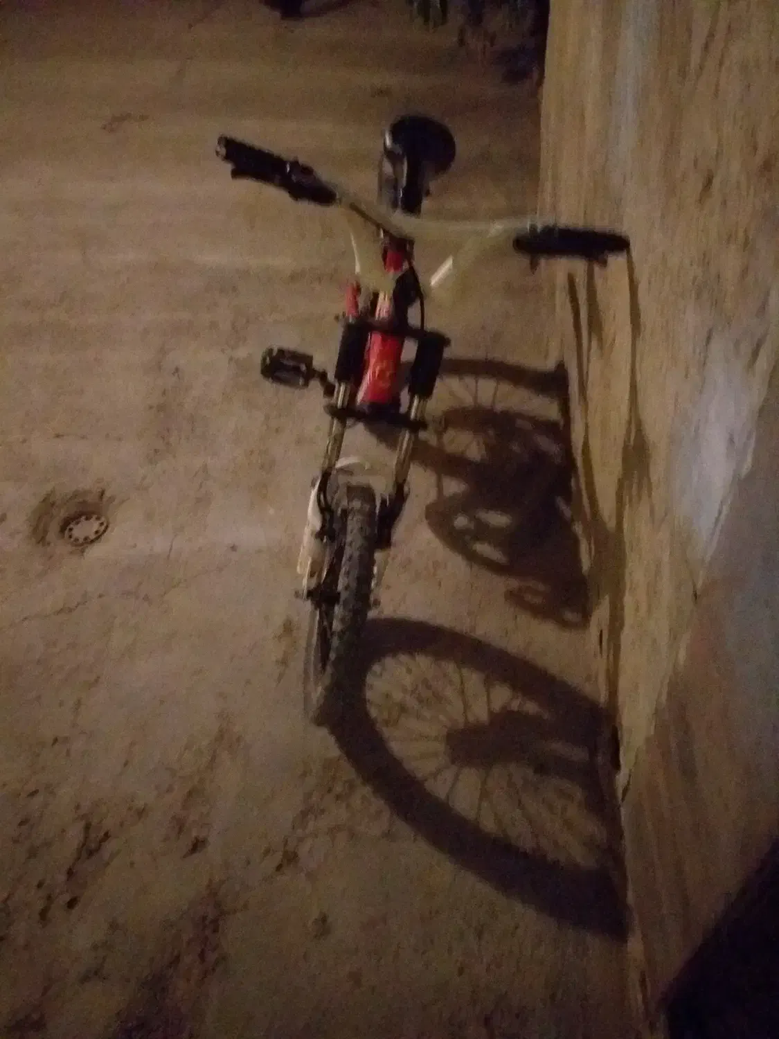 یک دچرخه ی ۲۶ و یک دچرخه ی ۱۷|دوچرخه، اسکیت، اسکوتر|همدان, |دیوار