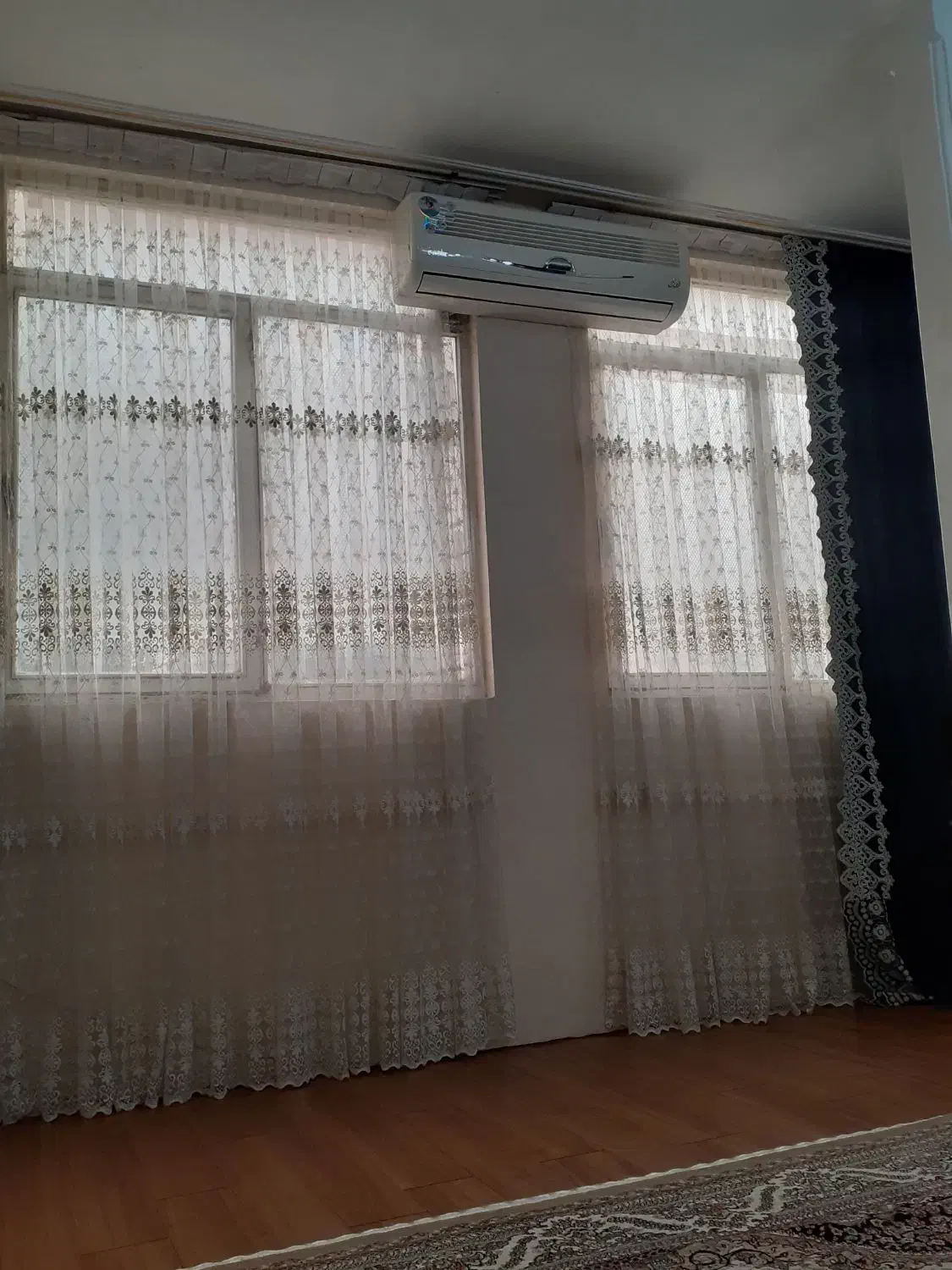 ۲عدد پرده یک عدد والان|پرده، رانر، رومیزی|تهران, افسریه جنوبی|دیوار