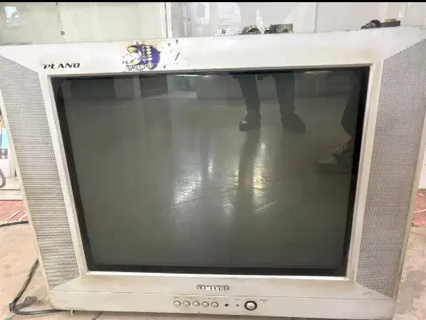 فروش وخریدار تلویزیون و مانیتور های قدیمی|تلویزیون و پروژکتور|خرمآباد, |دیوار
