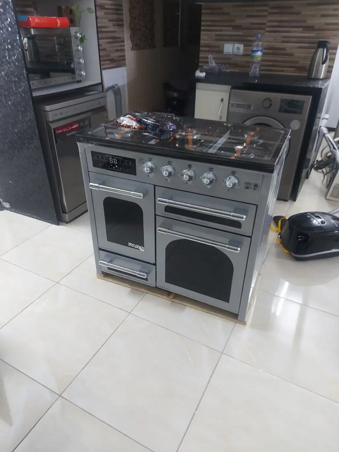 فروش اجاق گاز طرح فر ۴درب روی لعاب|اجاق گاز و لوازم برقی پخت‌وپز|آمل, |دیوار