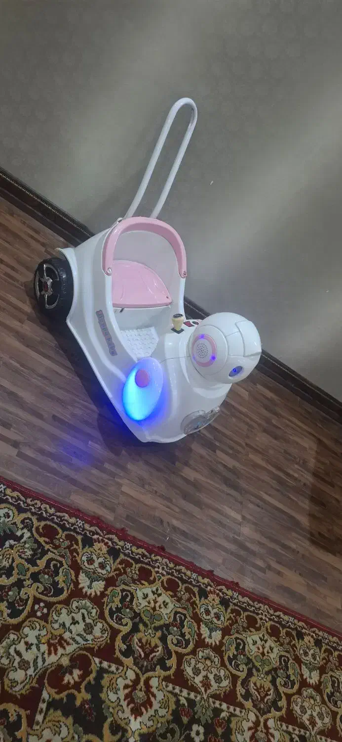 ماشین شارژی بسیار تمیز|اسباب‌بازی بچه|بندر ماهشهر, |دیوار