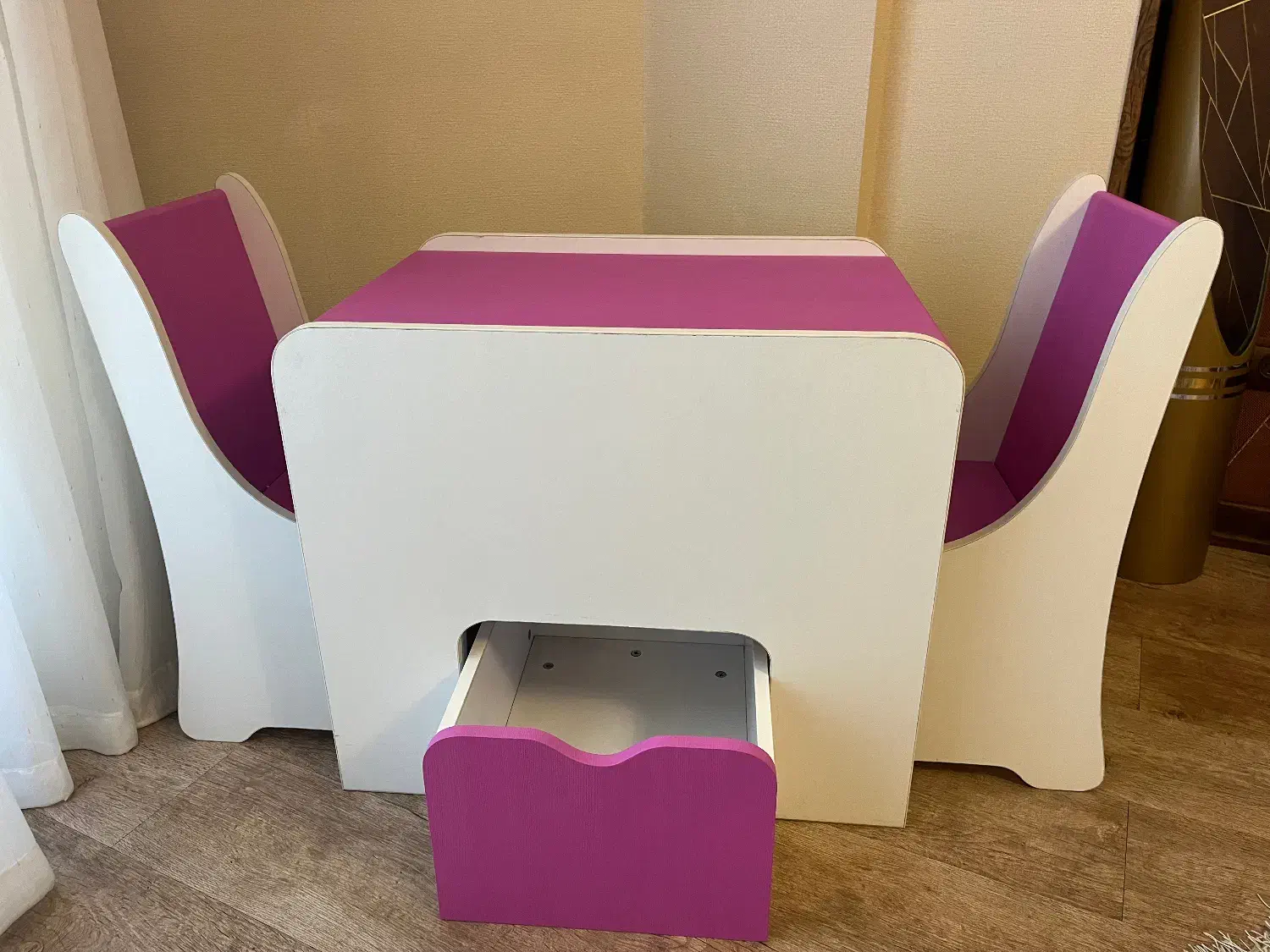 میز و صندلی کودک|اسباب و اثاث بچه|اصفهان, جلفا|دیوار