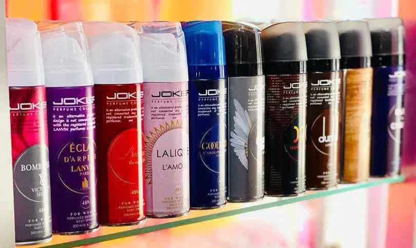 نیازمند فروشنده خانم برای غرفه عطر|استخدام خدمات فروشگاه و رستوران|شیراز, پارک آزادی|دیوار