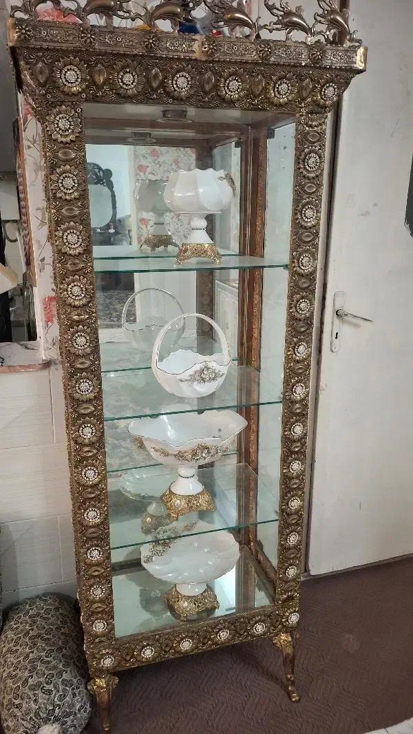 بسیار تمیز ویترین برنجی|بوفه، ویترین، کنسول|ماهدشت, |دیوار