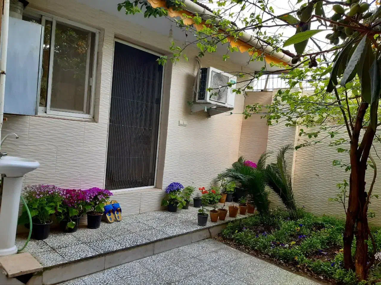 سوئیت پارکینگدار شخصی باآلاچیق نزدیک تلکابین،تالاب|اجارهٔ کوتاه‌مدت آپارتمان و سوئیت|لاهیجان, شقایق|دیوار