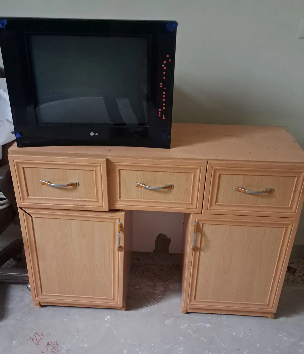 میزتلویزیون ومیزکامپیوترسالم|میز تحریر و کامپیوتر|گوگان, |دیوار