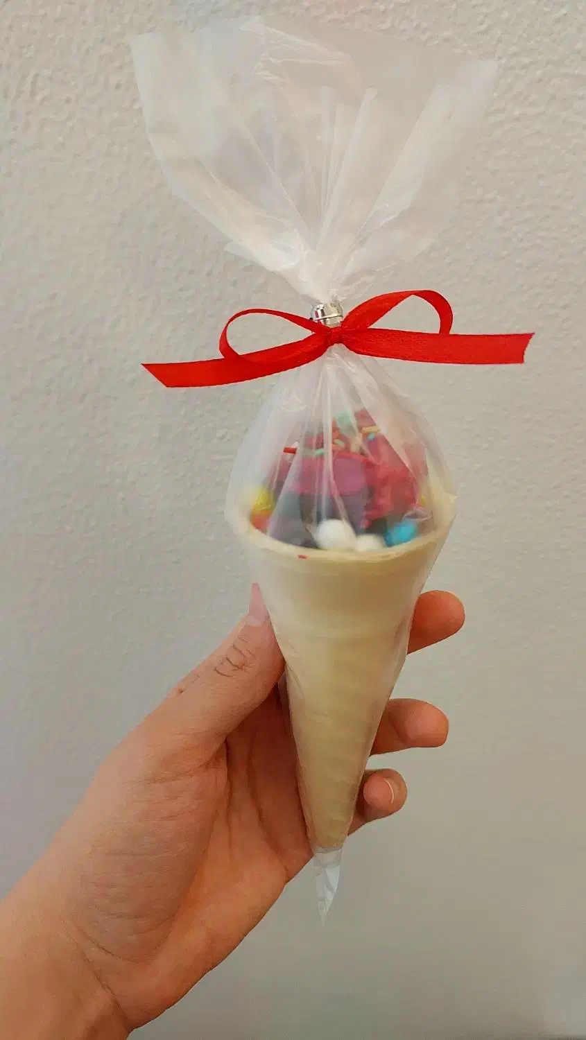 قیف خوشمزه جات|خوردنی و آشامیدنی|شاهین‌شهر, اقبال لاهوری|دیوار