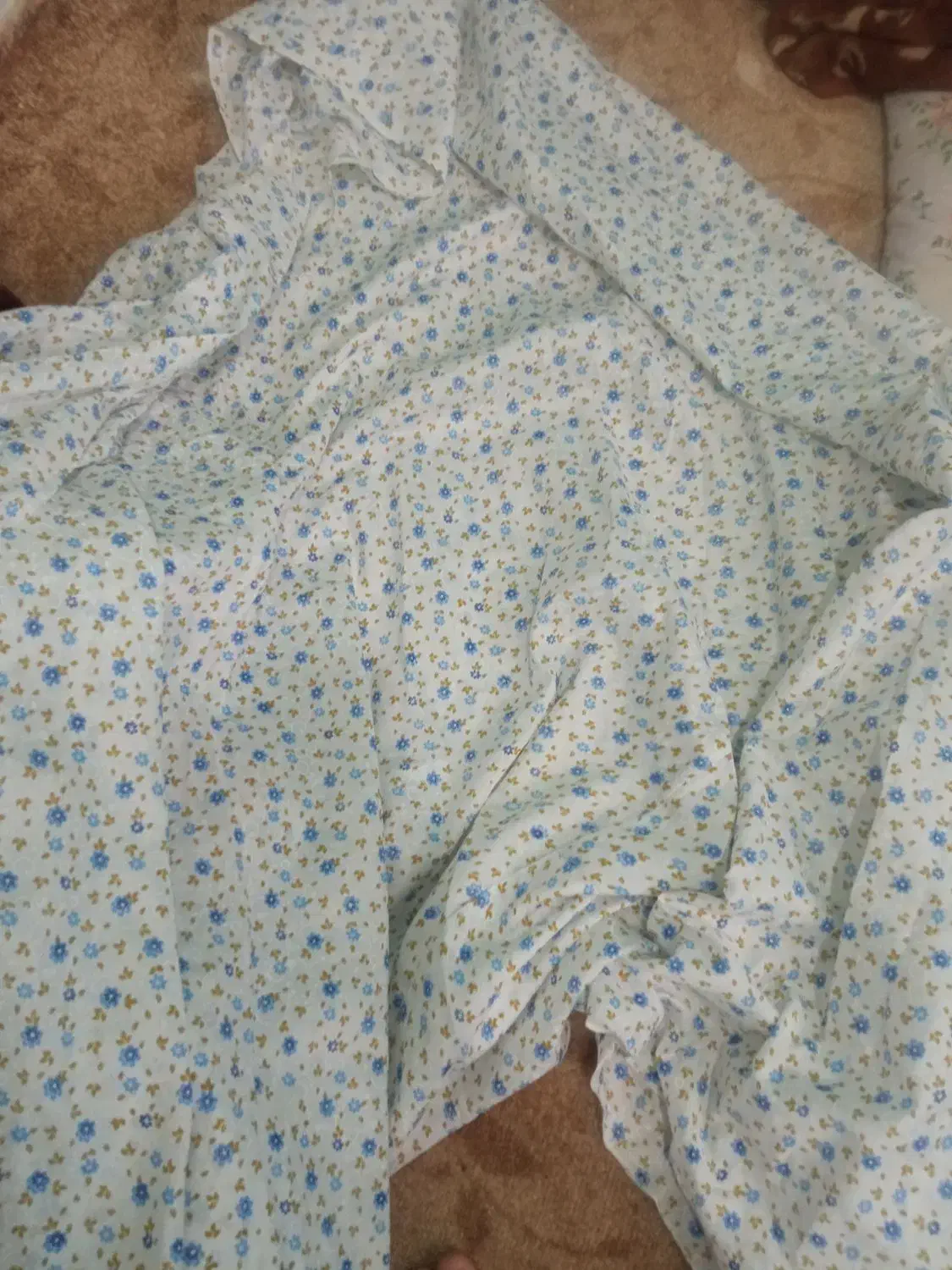 لباس زنانه|لباس|شاهینشهر, فدک|دیوار