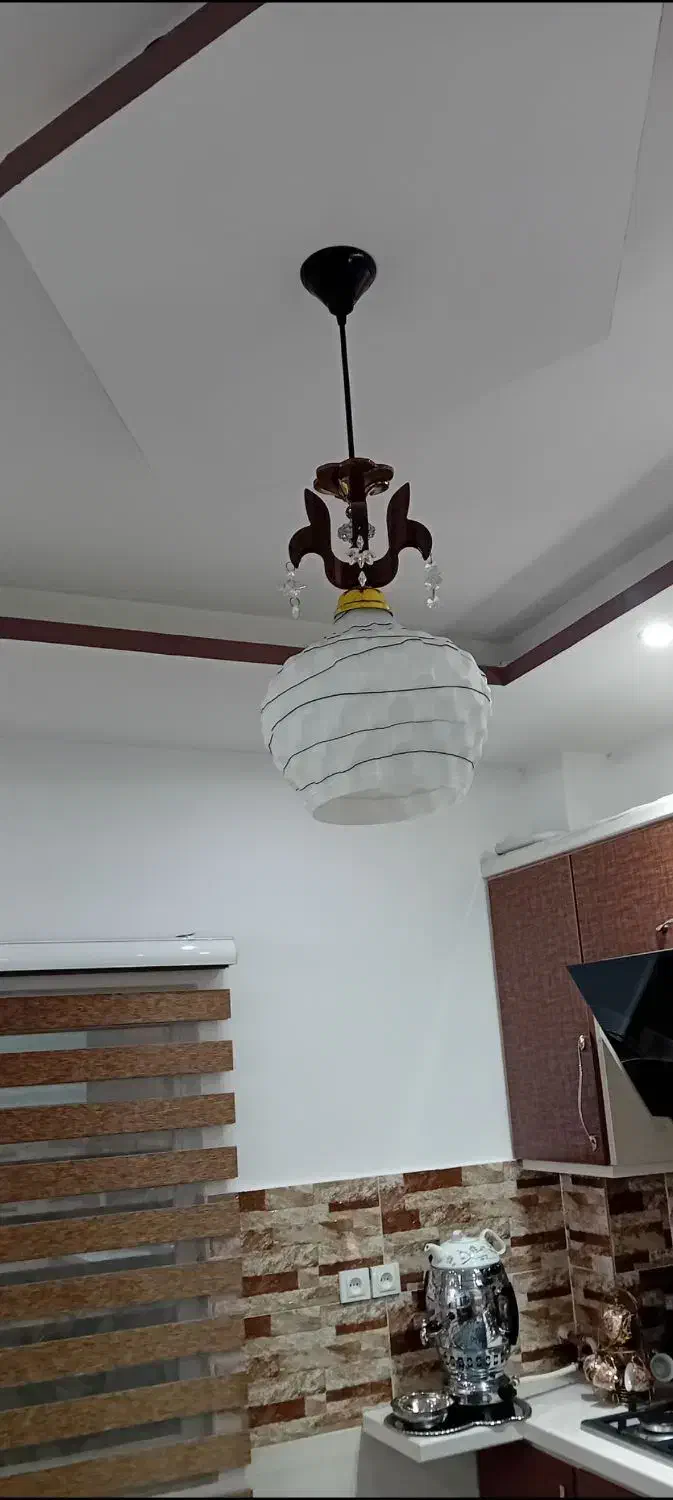 دو عدد لوستر|لوستر و چراغ آویز|خشکبیجار, |دیوار