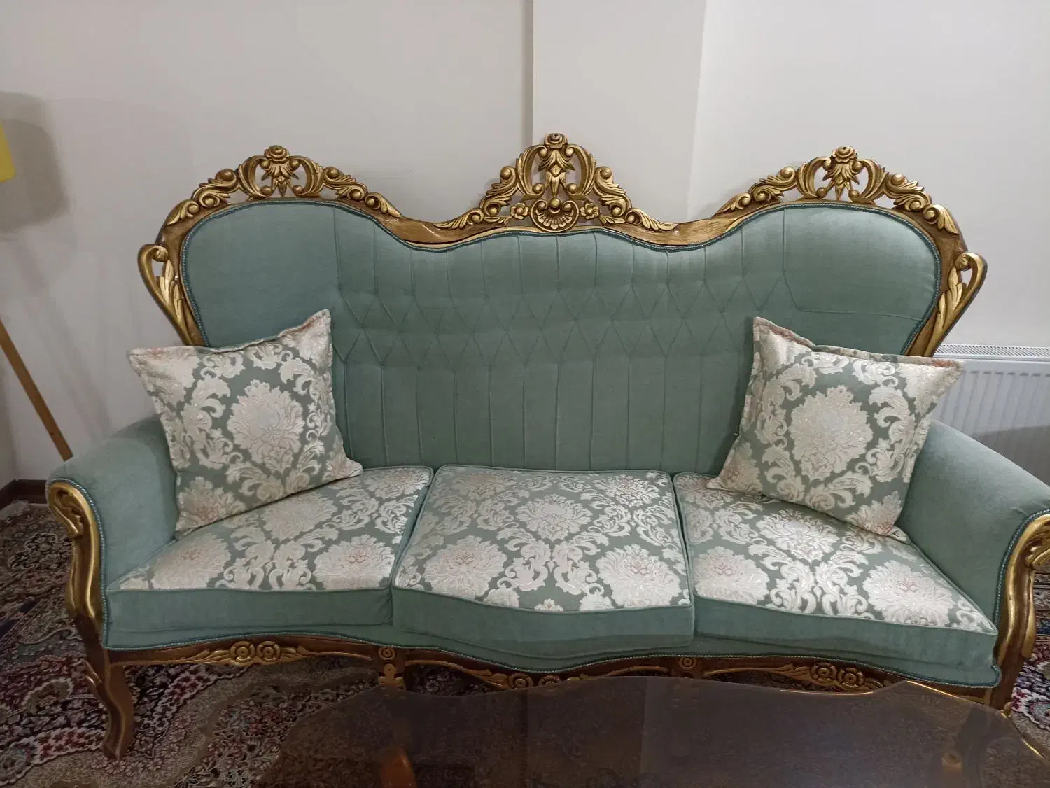 مبل در حد نو|مبلمان خانگی و میز عسلی|گلبهار, شهر جدید گلبهار|دیوار