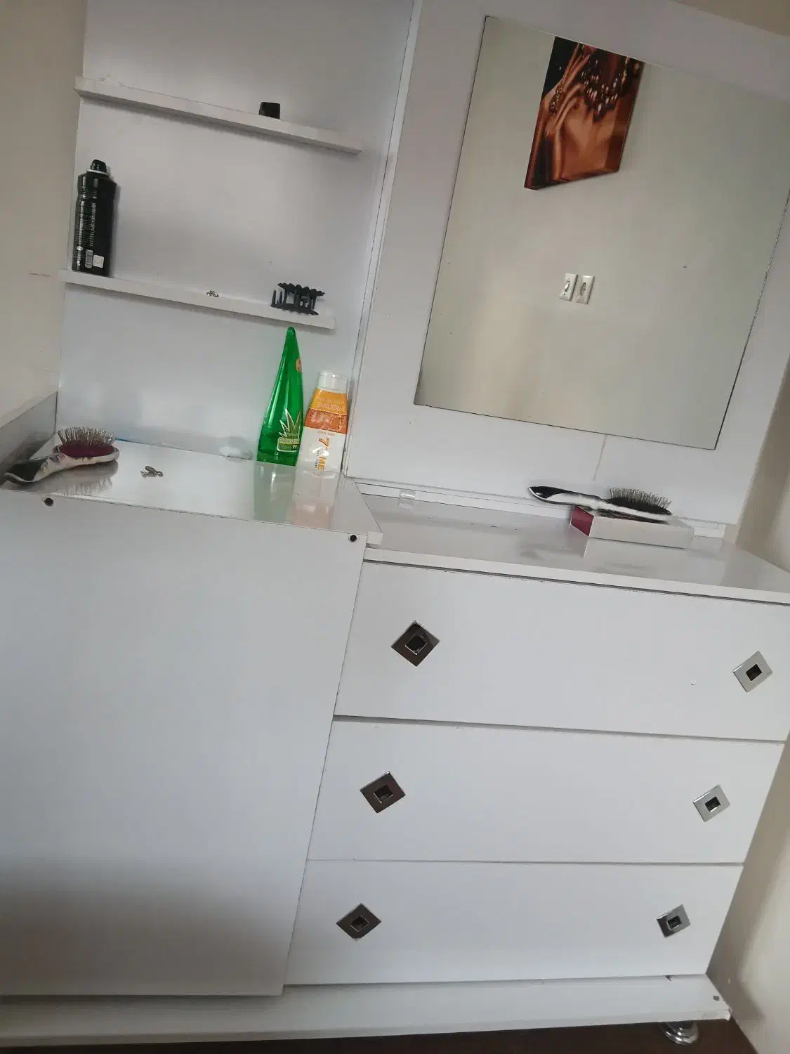 میز ارایش|تخت و سرویس خواب|خوی, |دیوار