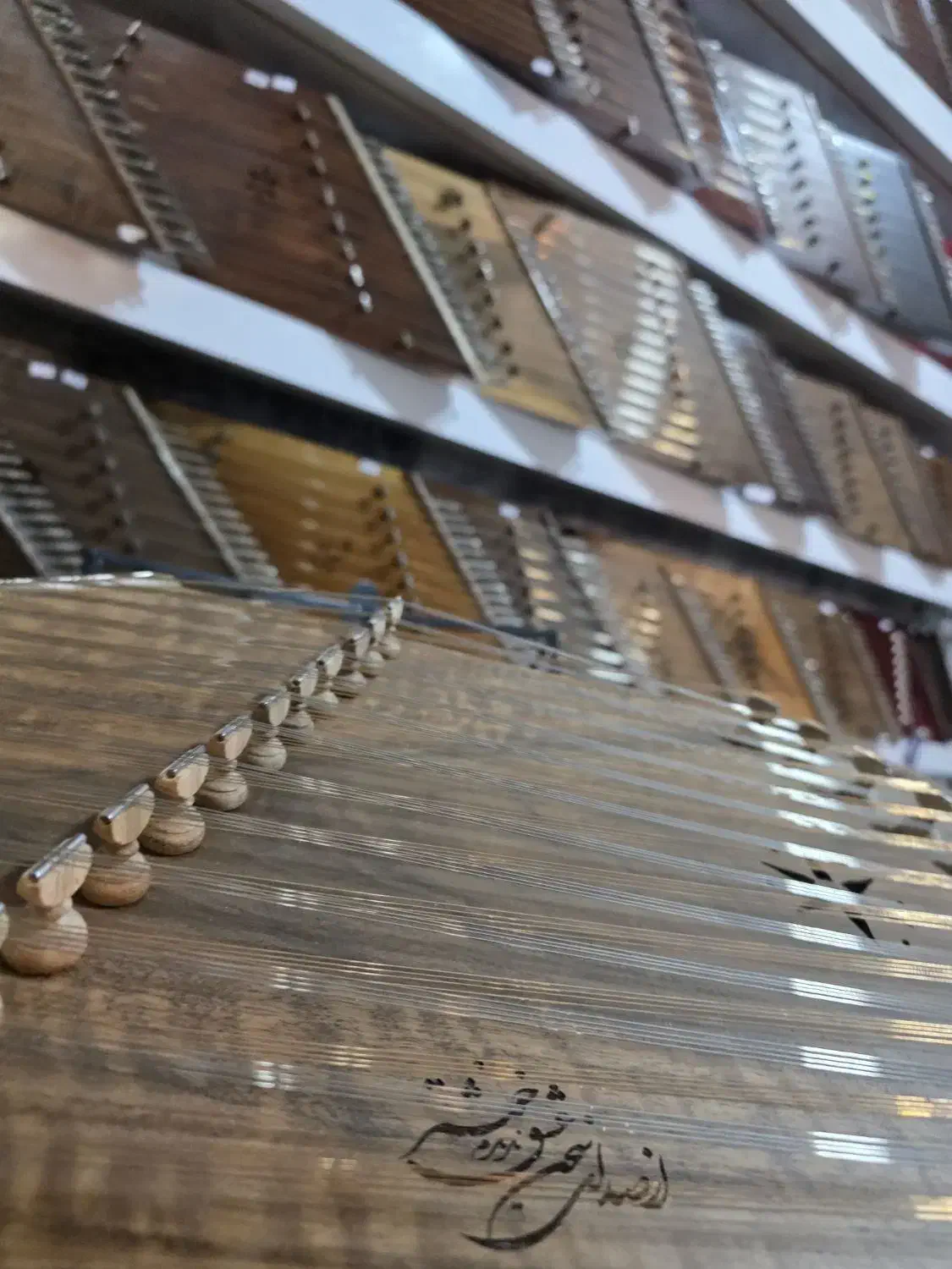 سنتور ۱۲ خرک دست ساز استاد اکبری (۴مهر)|سازهای سنتی|شیراز, سینما سعدی|دیوار