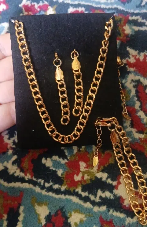 ست.نیم ست|بدلیجات|رشت, پیرکلاچای|دیوار