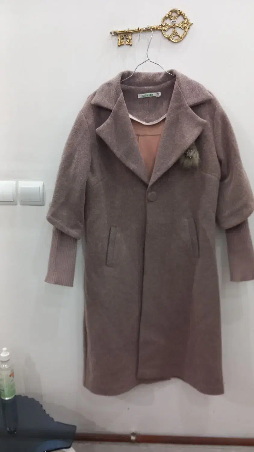 ۱ عدد پالتو در حد خیلی نو فقط یک بار استفاده شده|لباس|مراغه, |دیوار