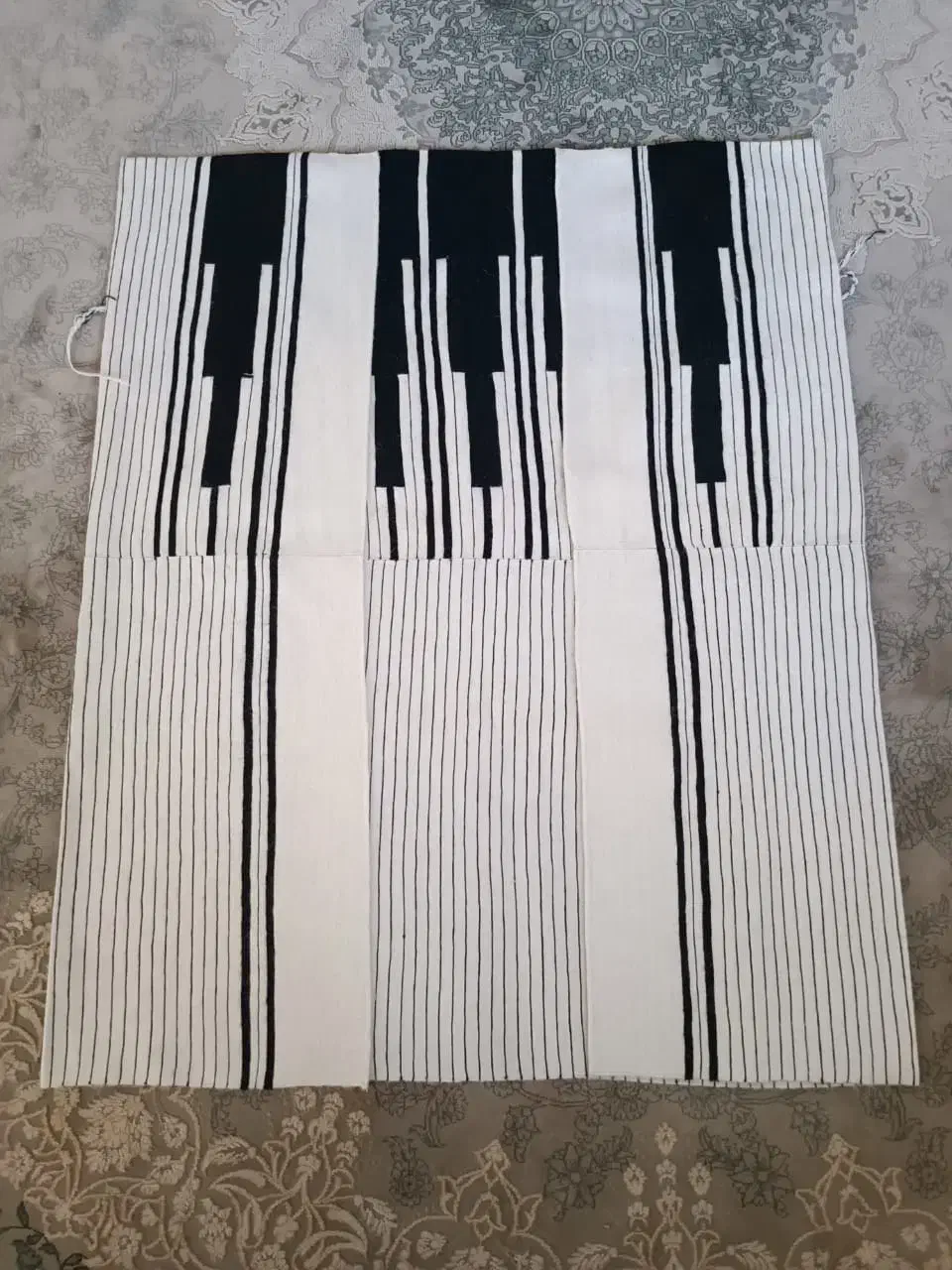 چوقا کیارسی بافت|لباس|شهرکرد, |دیوار